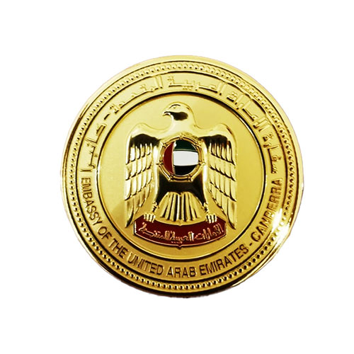 Gold plated metal plate combined with chemical etching contrast
